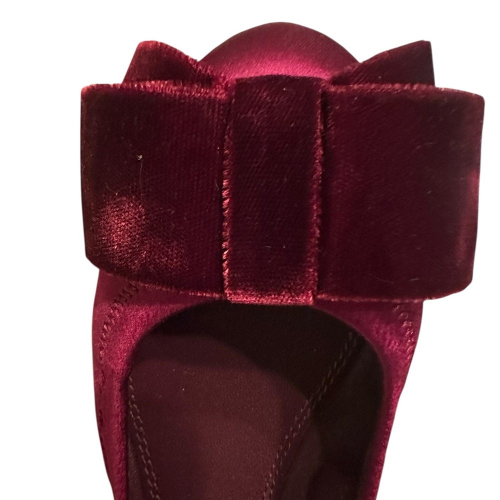 Tory Burch Burgundy Velvet Bow Flats - Picture 2 of 6